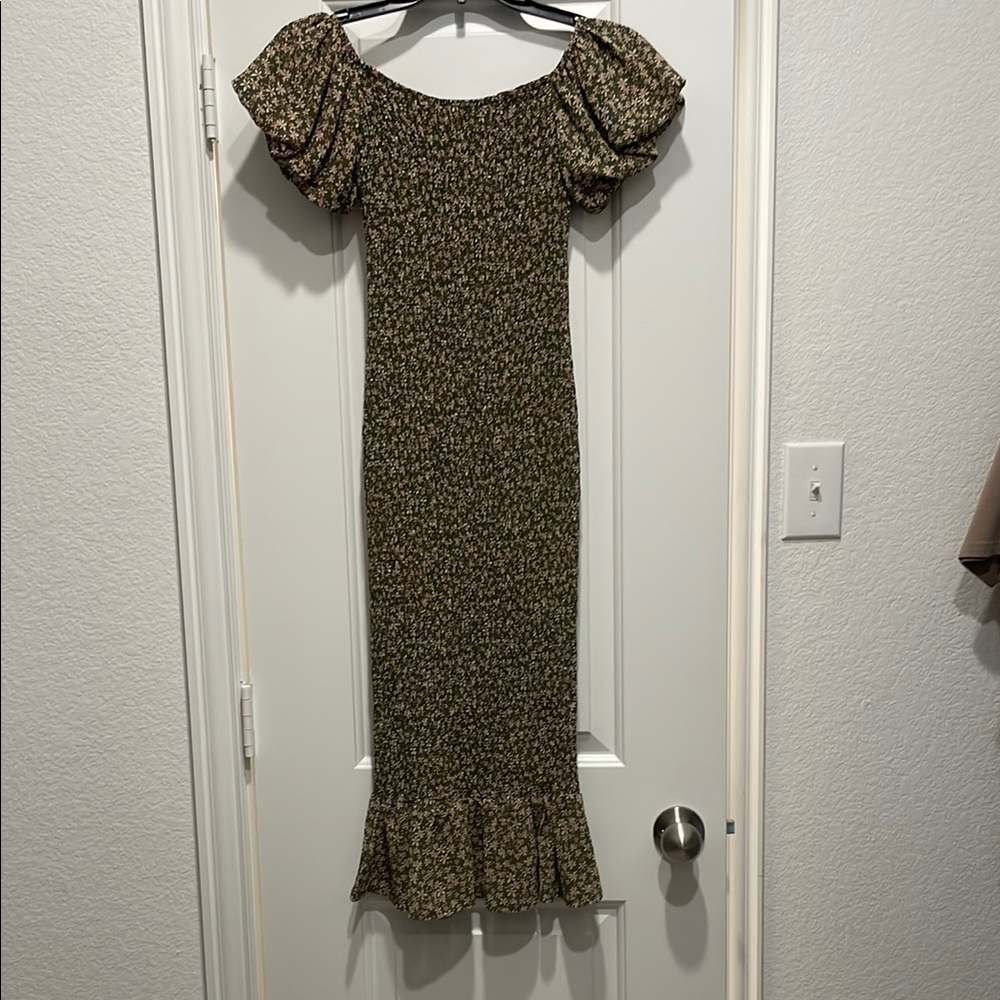 Petal & Pup Green Ruffled Tiered Off-the-Shoulder Sheath Dress